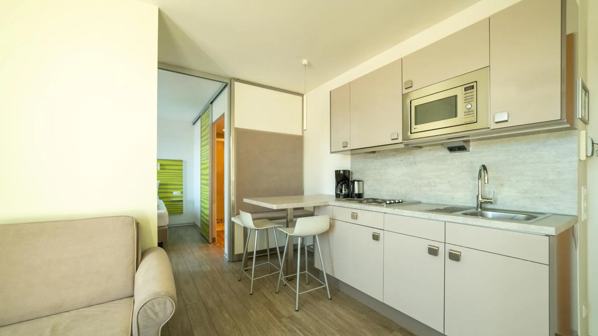 **** Aparthotel East Apart Erlangen Germany